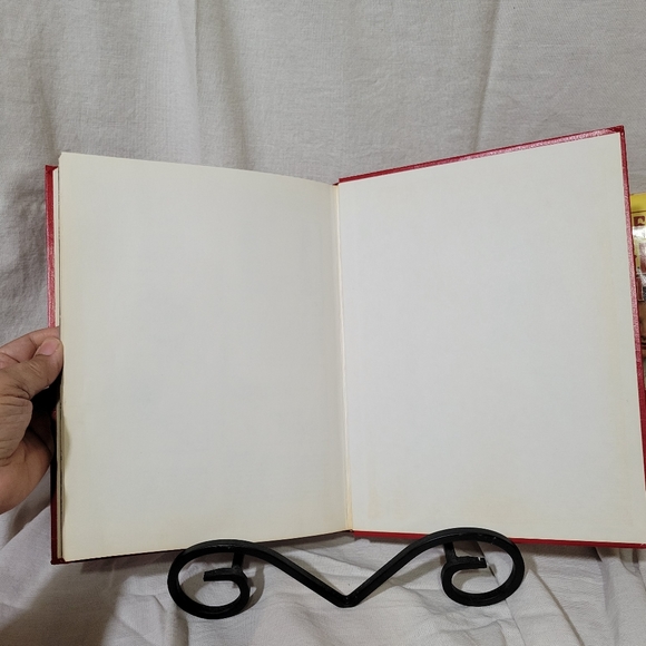 Vintage "The Great Granny Crochet" instructional Hardcover Book - Picture 13 of 14